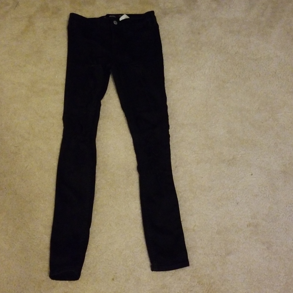 Distressed super skinny (Never Worn)